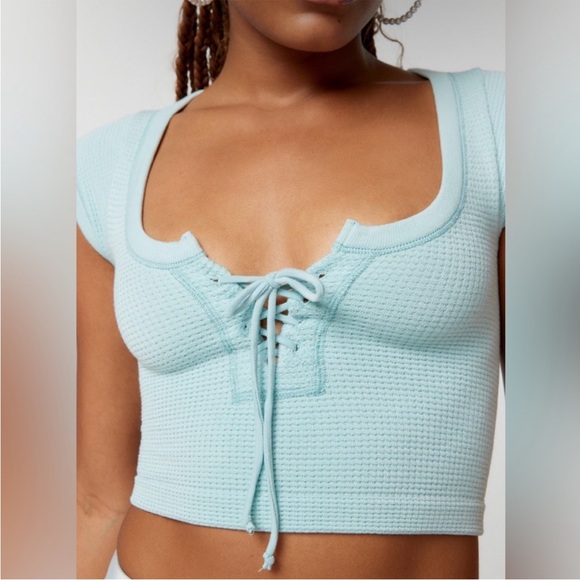 UO Out from Under knockout seamless lace-up top in sky blue - Picture 3 of 4